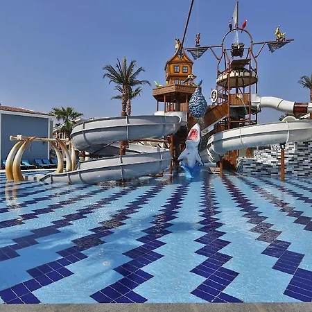Crystal Club World Of Colours Otel 4*